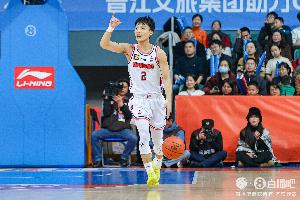 乐鱼网站-首节连得8分带队咬住！徐杰半场7中4拿到12分3板 三分4中2
