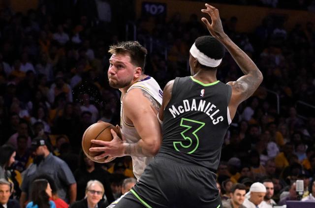 乐鱼登陆网站-轰25分+封印东契奇杀招！1.36亿王牌变湖人心头刺