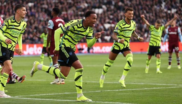 乐鱼网站-半场便气走对手球迷 阿森纳6球狂胜死咬榜首两强